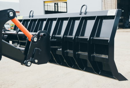Отвал бульдозерный с гидроповоротом ОБ2-22 для погрузчика FRONTLIFT