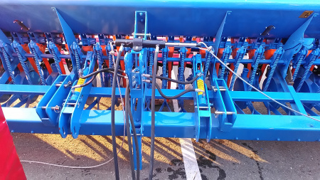 Зернотукотравяная сеялка ВТМ-36-2-150 (5,4 м.)