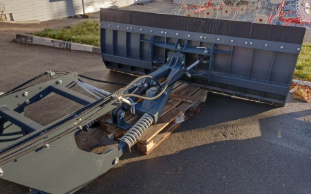 Отвал коммунальный двухсторонний ОКС-82