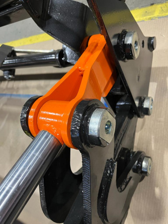 Погрузчик фронтальный FRONTLIFT / ФРОНТЛИФТ PRO-2200 с джойстиком, агрегатирование с тракторами от 130 л.с.