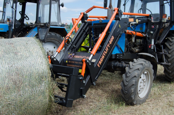 Погрузчик фронтальный FRONTLIFT / ФРОНТЛИФТ г/п 1600, к тракторам ЛМЗ, YTO, LOVOL, DEUTZ-FAHR