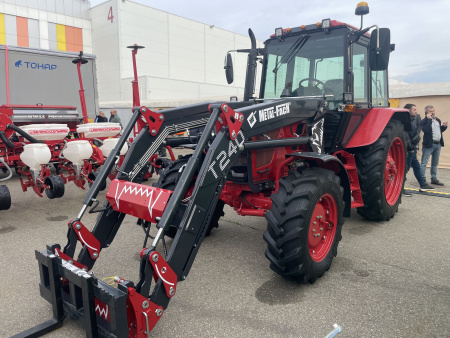 Погрузчик фронтальный Т-240 “МЕДВЕДЬ” с третьей секцией г/п 1 700 кг.