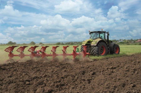 Плуг AcroAgro 180 On-Land - 9 (7+1+1) корпусов, полунавесной оборотный с болтовой защитой, для вспашки вне борозды с двойными колесами трактора