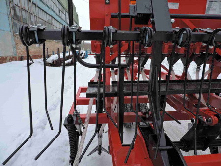 Сеялка СКП-2.1 Д с сдвоенной передней опорой, колёсной задней опорой и увел. бункером (590 куб.дм)