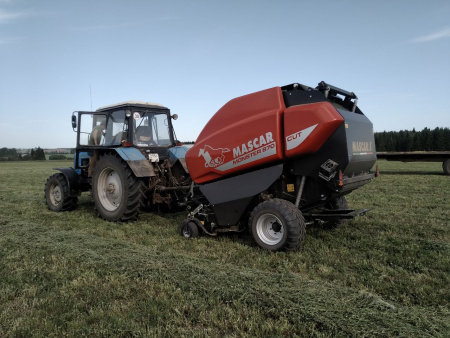 Пресс-подборщик MONSTER 870 CUT изменяемая камера, полная геометрия, три бесконечных ремня